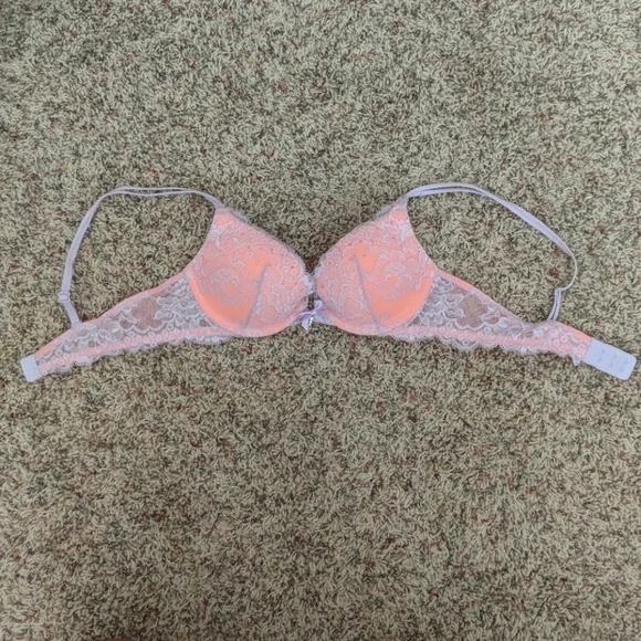 Victoria's Secret Push Up Bra - Picture 6 of 8